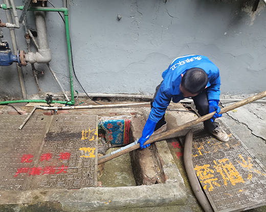 宋洛乡清掏化粪池