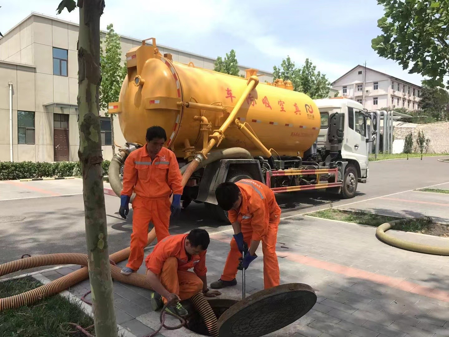 宋洛乡化粪池清理与5-8吨吸粪车施工效率分析